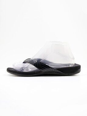 Vionic Dillon Black Patent Leather Lightweight Flat Thong Sandals - 9